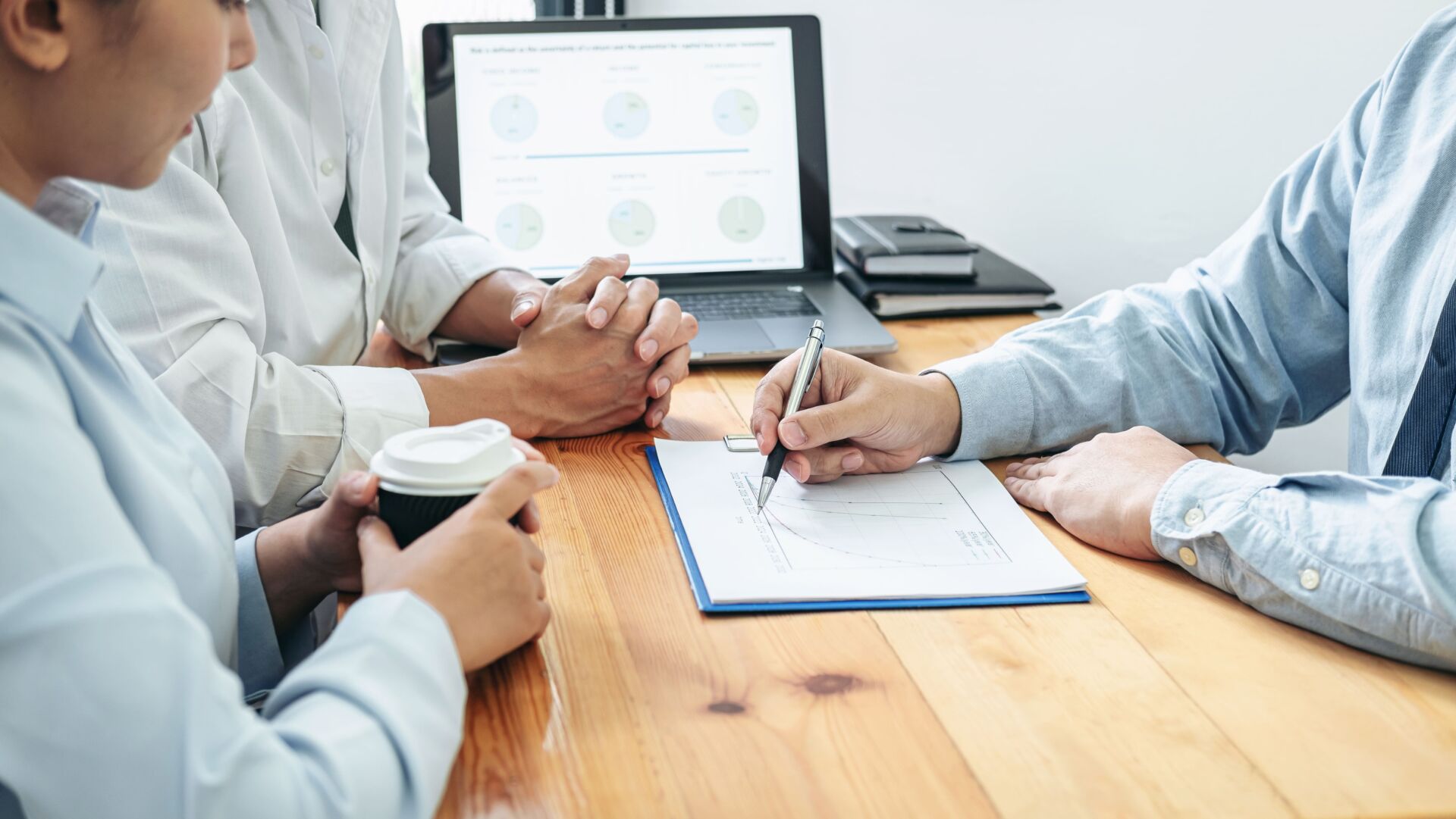 Wealthsimple vs. Moraine Wealth: When Personalized Financial Advice Matters