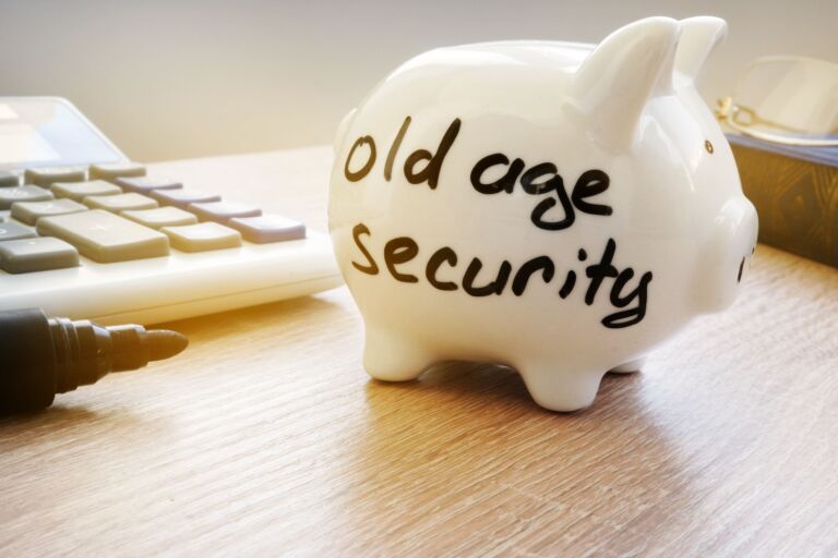 How to Avoid the OAS Clawback in Canada